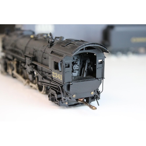 28 - Boxed United Scale Models HO gauge Chesapeake & Ohio 2-8-2 K3a locomotive with tender exclusive for ... 