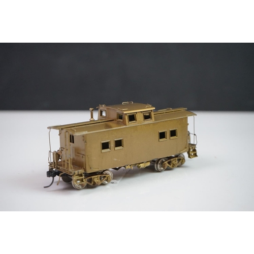 282 - Three boxed HO gauge items of brass rolling stock to include 2 x Custom Brass by NJ (685 Reading Woo... 