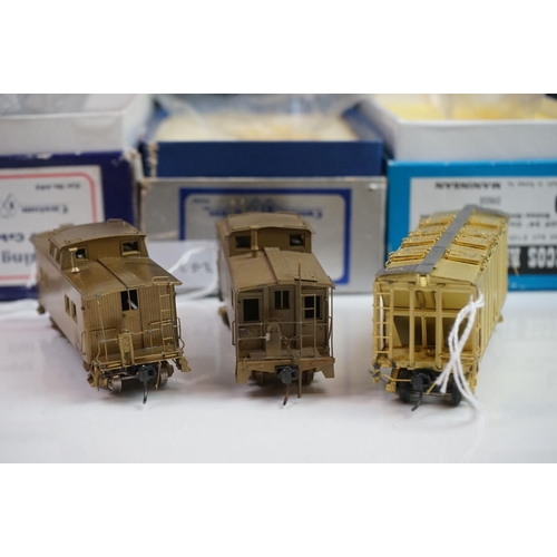 282 - Three boxed HO gauge items of brass rolling stock to include 2 x Custom Brass by NJ (685 Reading Woo... 