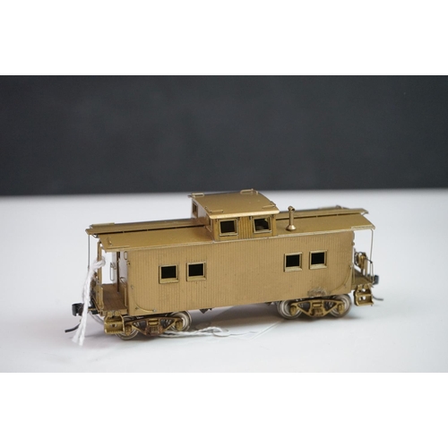 282 - Three boxed HO gauge items of brass rolling stock to include 2 x Custom Brass by NJ (685 Reading Woo... 