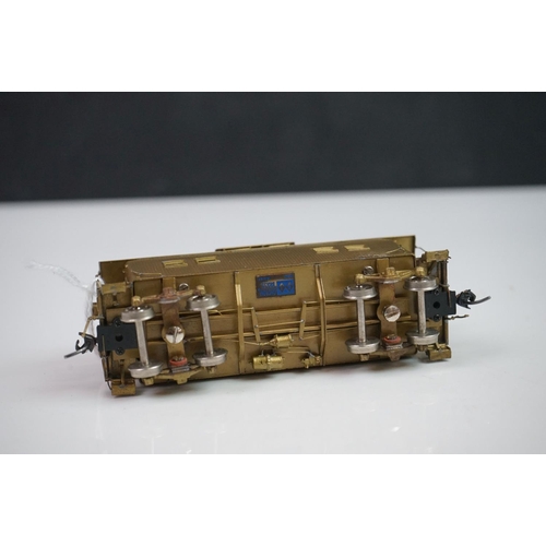 282 - Three boxed HO gauge items of brass rolling stock to include 2 x Custom Brass by NJ (685 Reading Woo... 