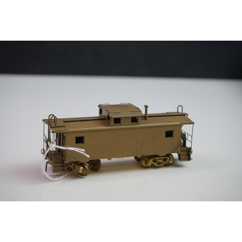 282 - Three boxed HO gauge items of brass rolling stock to include 2 x Custom Brass by NJ (685 Reading Woo... 