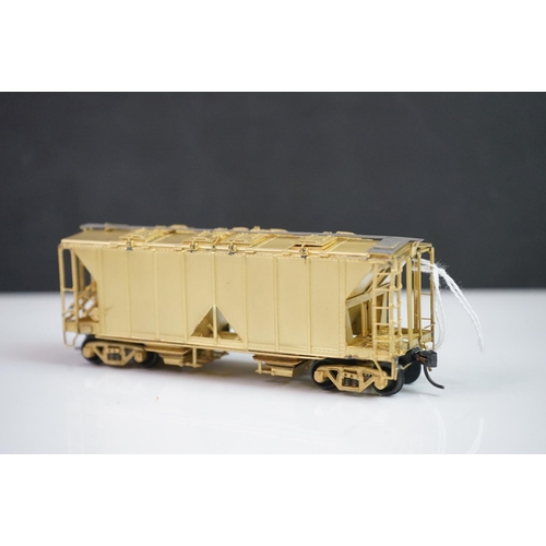 282 - Three boxed HO gauge items of brass rolling stock to include 2 x Custom Brass by NJ (685 Reading Woo... 