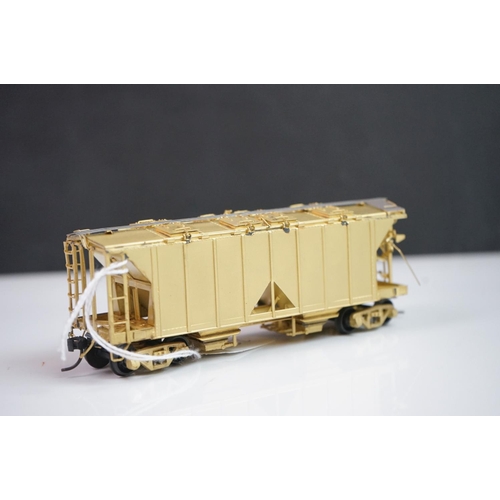 282 - Three boxed HO gauge items of brass rolling stock to include 2 x Custom Brass by NJ (685 Reading Woo... 