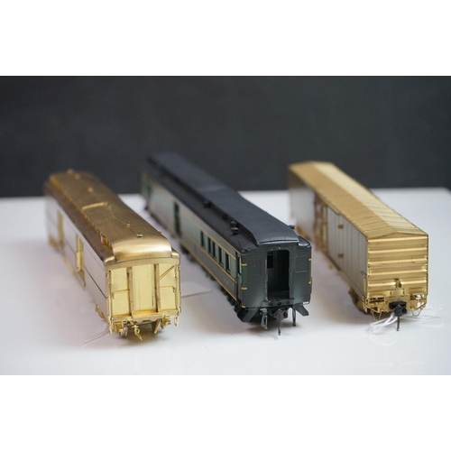 283 - Three boxed HO gauge items of brass rolling stock to include Cascade Models 2521 Northern Pacific RP... 