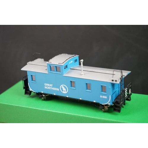 286 - Three items of HO gauge brass rolling stock to include SP&S Wide Vision Cab (painted), Ajin Korea Gr... 