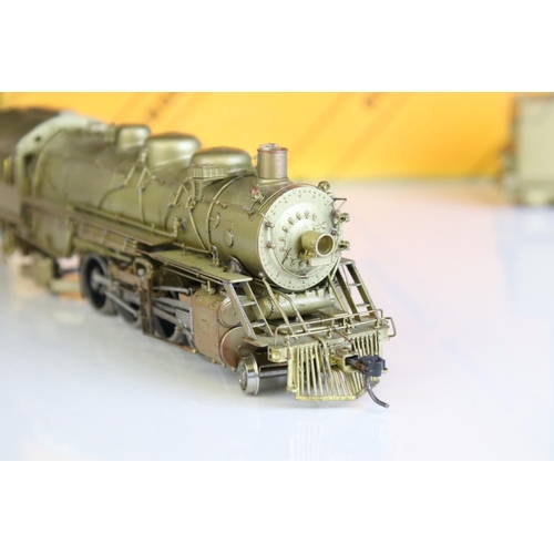 29 - Boxed Sunset Models HO gauge Santa Fe 2-8-2 '4000' Class locomotive with tender made in Korea by Sam... 