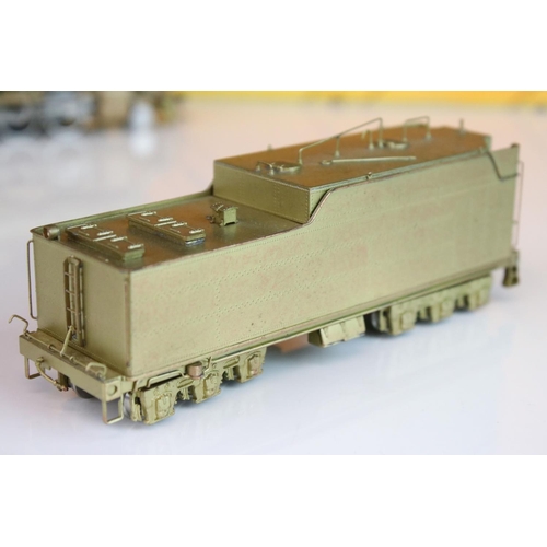 29 - Boxed Sunset Models HO gauge Santa Fe 2-8-2 '4000' Class locomotive with tender made in Korea by Sam... 