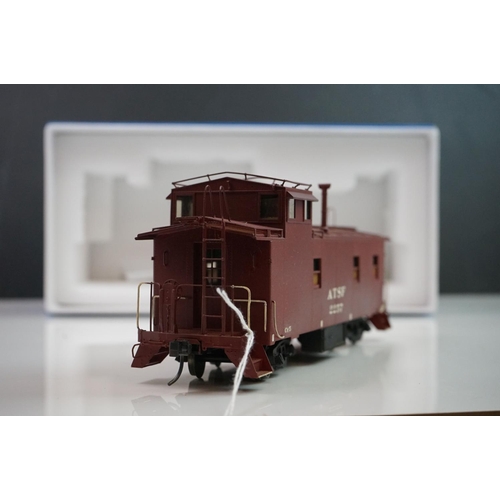 316 - Boxed Pecos Rover Brass O gauge Santa Fe Caboose2257, small accessory part broken off otherwise appe... 