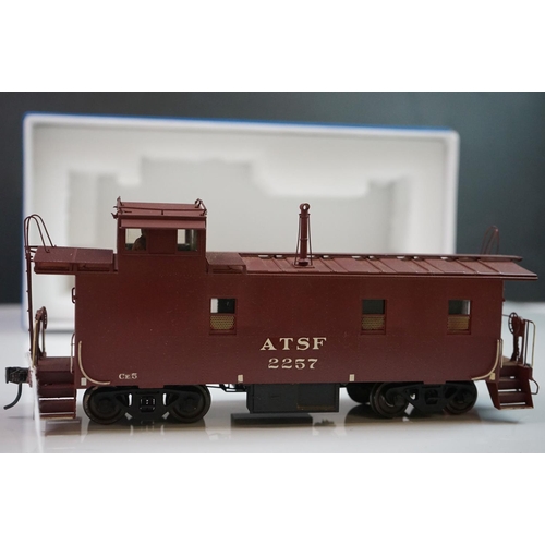 316 - Boxed Pecos Rover Brass O gauge Santa Fe Caboose2257, small accessory part broken off otherwise appe... 