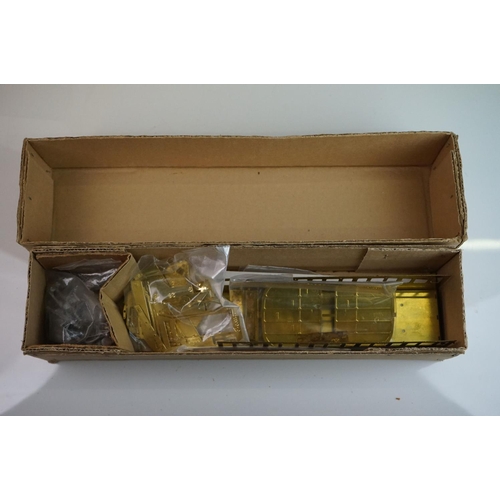 319 - Group of boxed and bagged O gauge metal and plastic kits to include Scorpio Models, PECO, Janick Mod... 