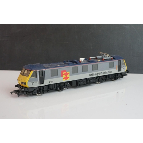 323 - Seven OO gauge locomotives to include 2 x Hornby, 2 x Lima, 2 x Triang and Bachmann