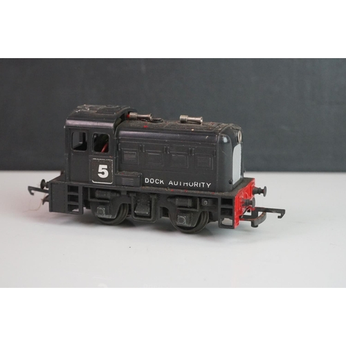 325 - Six Hornby & Triang OO gauge Dock Authority locomotives