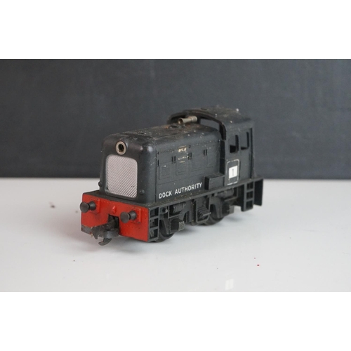 325 - Six Hornby & Triang OO gauge Dock Authority locomotives