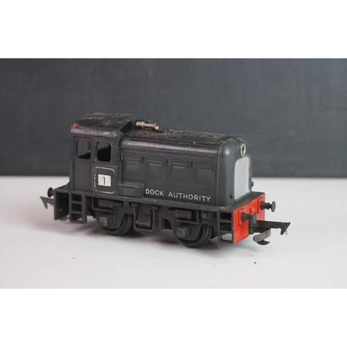 325 - Six Hornby & Triang OO gauge Dock Authority locomotives