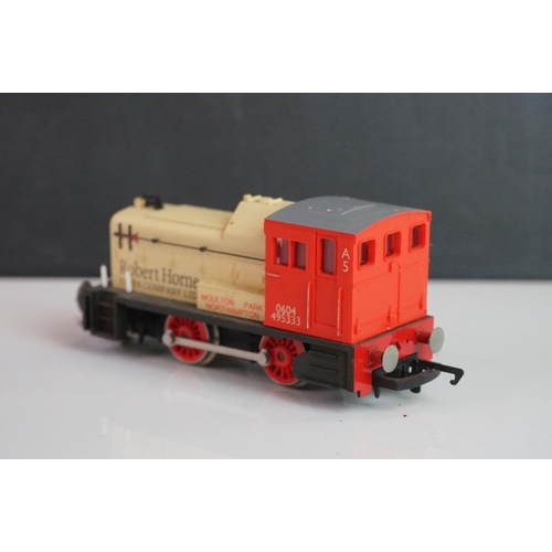 325 - Six Hornby & Triang OO gauge Dock Authority locomotives