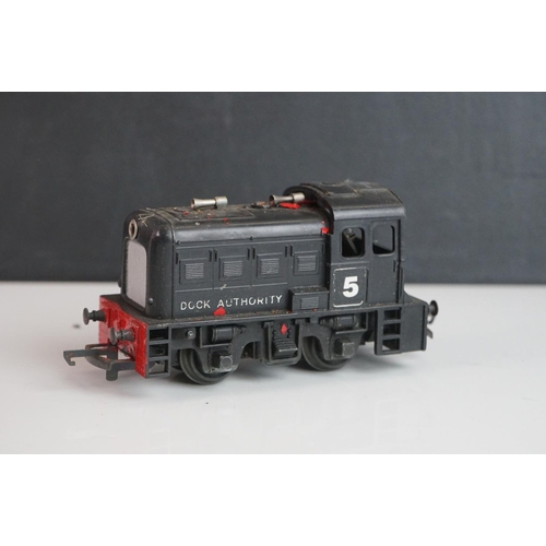 325 - Six Hornby & Triang OO gauge Dock Authority locomotives