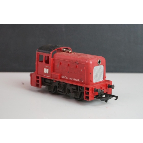 325 - Six Hornby & Triang OO gauge Dock Authority locomotives