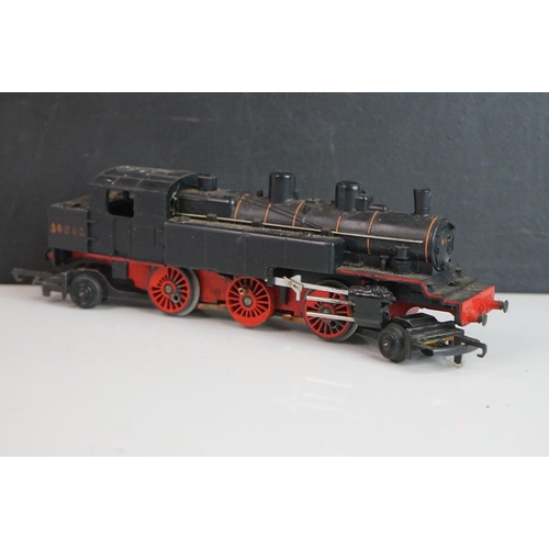 326 - Six Triang & Hornby OO gauge locomotives plus a Hornby Dublo EDL17 missing back bogies