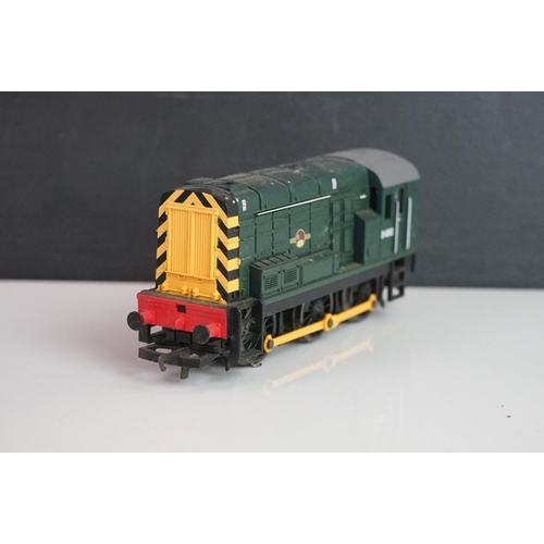 326 - Six Triang & Hornby OO gauge locomotives plus a Hornby Dublo EDL17 missing back bogies