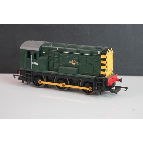 326 - Six Triang & Hornby OO gauge locomotives plus a Hornby Dublo EDL17 missing back bogies