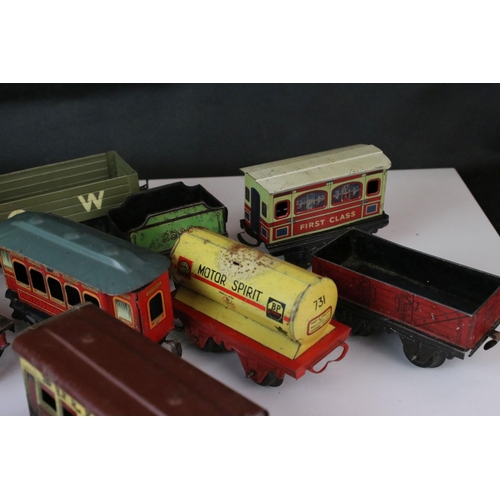 333 - 10 Items of O gauge tin plate rolling stock to include Hornby and Brimtoy plus a part engine