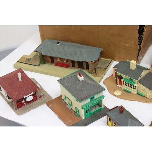 337 - Collection of HO gauge plastic trackside buildings featuring Faller and a quantity of TTR track