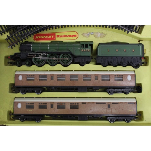 339 - Collection of OO gauge model railway to include Hornby 4-6-2 4472 LNER locomotive & tender with 2 x ... 