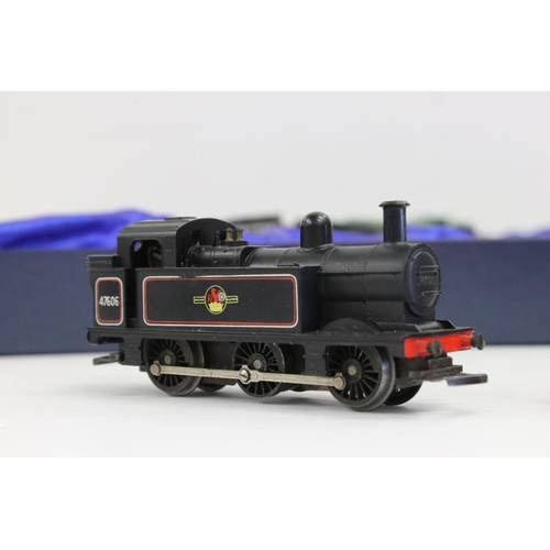 341a - Four OO / HO gauge locomotives to include Lima, Hornby, Triang and Mahano (af)