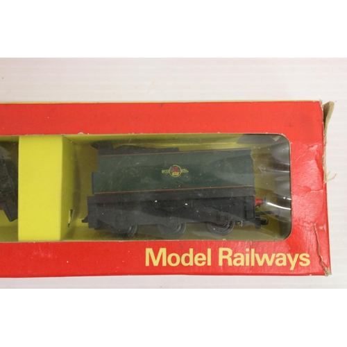 344 - Two Triang OO gauge locomotives to include R53 4-6-2 Princess Loco in green livery (shell loose) and... 