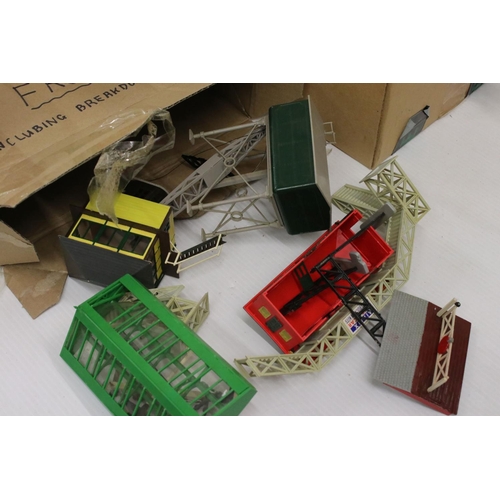 346 - Quantity of OO gauge model railway to include 14 x boxed Triang track packks, 2 x Wrenn Adaptor Ramp... 