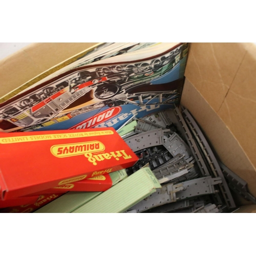 346 - Quantity of OO gauge model railway to include 14 x boxed Triang track packks, 2 x Wrenn Adaptor Ramp... 