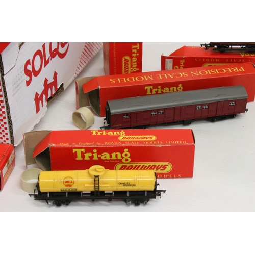 347 - 19 Boxed Triang OO gauge accessories to include 2 x R22 Coach, R21 Coach, R75 Water Tower, R210 Shel... 