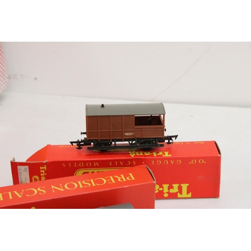 347 - 19 Boxed Triang OO gauge accessories to include 2 x R22 Coach, R21 Coach, R75 Water Tower, R210 Shel... 