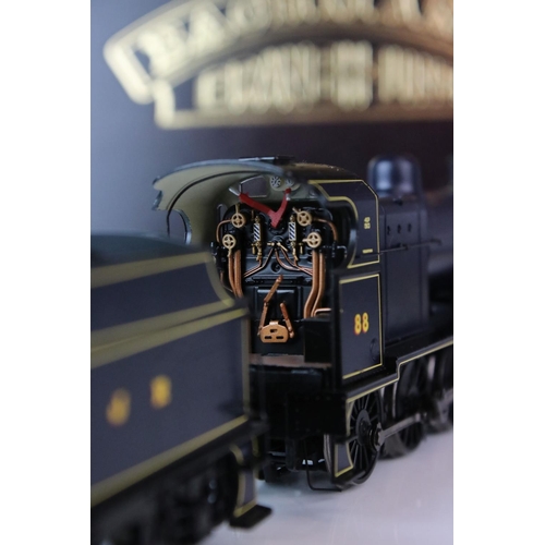 351 - Bachmann OO gauge SDJR 88 2-8-0 locomotive & tender contained within wooden Bachmann case