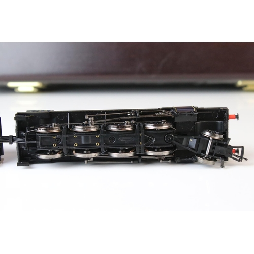 351 - Bachmann OO gauge SDJR 88 2-8-0 locomotive & tender contained within wooden Bachmann case