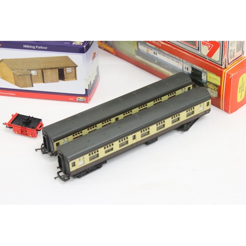 352 - Six boxed OO gauge model railway to include Lima MWG205136 BR locomotive, Hornby BR Operating Mail C... 