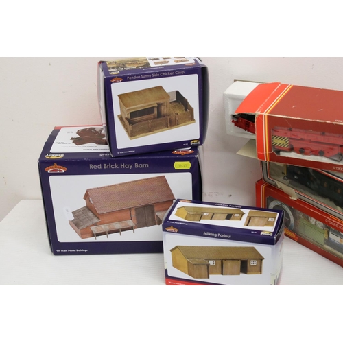 352 - Six boxed OO gauge model railway to include Lima MWG205136 BR locomotive, Hornby BR Operating Mail C... 