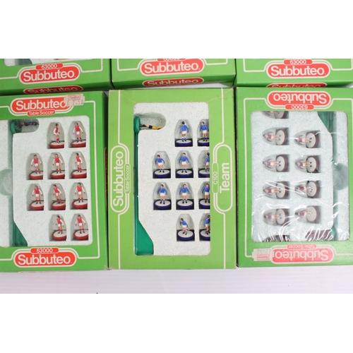 382 - Subbuteo - 10 Boxed LW Subbuteo teams to include Chelsea, QPR, Everton, Watford, Southampton, Luton ... 