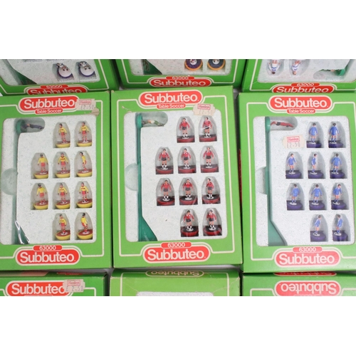 382 - Subbuteo - 10 Boxed LW Subbuteo teams to include Chelsea, QPR, Everton, Watford, Southampton, Luton ... 