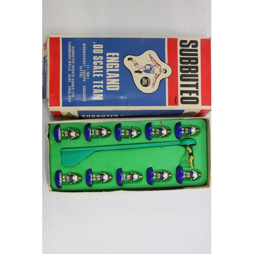 383 - Subbuteo - 29 Boxed HW Subbuteo teams in various condition and completeness with tatty boxes