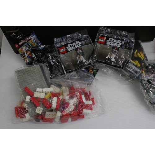 454 - Eight boxed Lego sets to include 4099 Designer Set, 2 x 40413 Mindstorms Mini Robots, 42102 Mini CLA... 