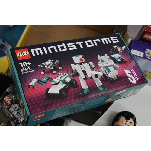 454 - Eight boxed Lego sets to include 4099 Designer Set, 2 x 40413 Mindstorms Mini Robots, 42102 Mini CLA... 