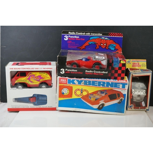 472 - Three battery operated toy cars to include Power Command Radio Controlled Spider-Man Car, Piko Spiel... 