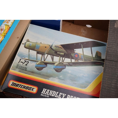 506 - 14 x Boxed plastic model kits to include 2 x Frog 1:72 scale featuring Hotspur II Glider and English... 