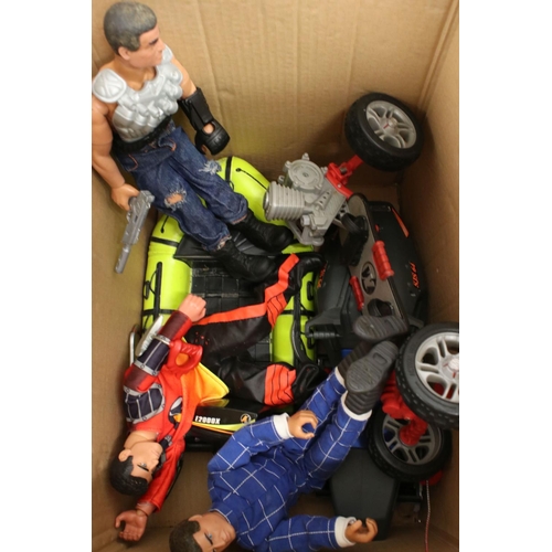 515a - Quantity of Hasbro Action Man to include 20 x figures, 3 x vehicles and various clothing and accesso... 