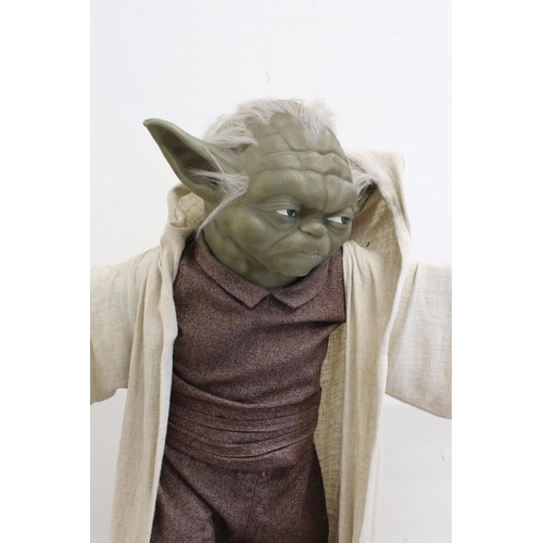 526 - Star Wars - Gentle Giants lifesize Yoda limited edition statue, missing lightsabre but otherwise in ... 