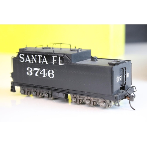 53 - Boxed Sunset Models HO gauge Santa Fe 4-8-2 3700 class brass locomotive & tender, 1 of 150 factory p... 