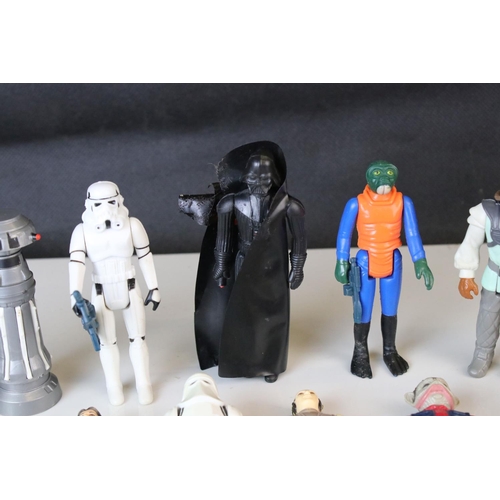 541 - Star Wars - 24 x Playworn original Kenner Star Wars action figures to include Han Solo, Darth Vader,... 