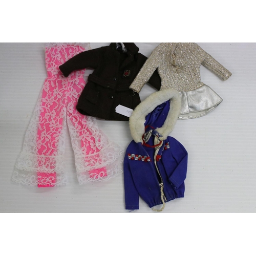 560 - Group of original dolls clothing to include 1963 Mattel Barbie Beach Bandana, Mattel Barbie Ski Quee... 